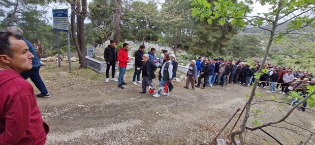 Trafik Kazasında Hayatını Kaybeden Gençler, Toprağa Verildi