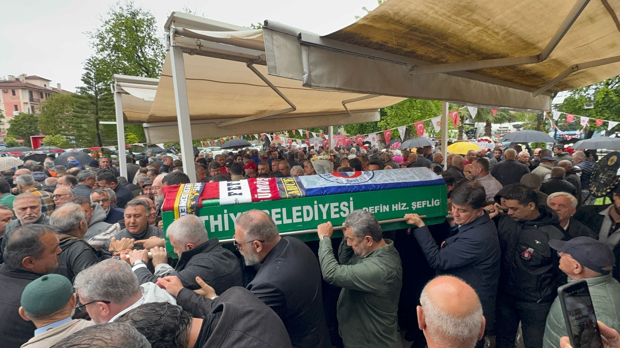 Aytekin Aras Son Yolculuğuna Dualarla Uğurlandı