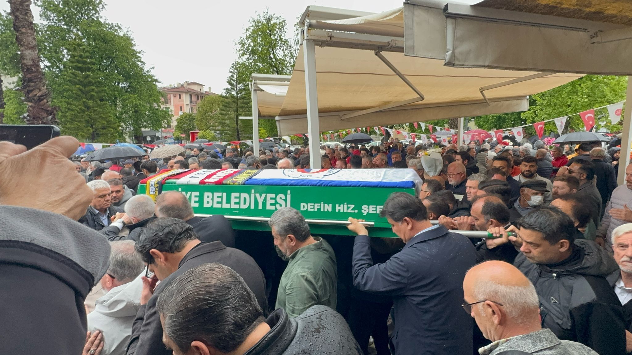 Aytekin Aras Son Yolculuğuna Dualarla Uğurlandı