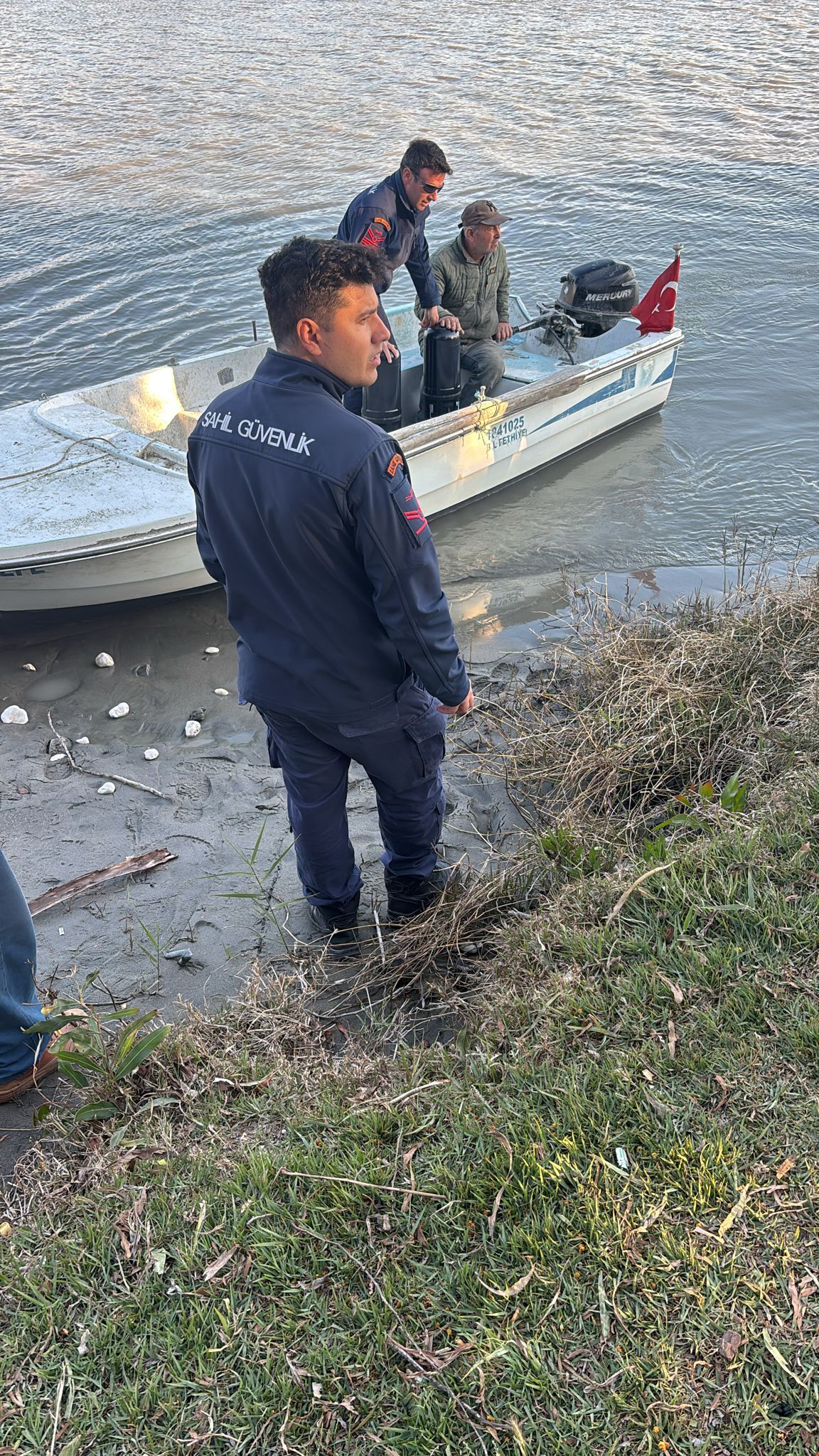 Seydikemer’de Denize Düşen Balıkçı Kayıp: Arama Kurtarma Çalışmaları Sürüyor