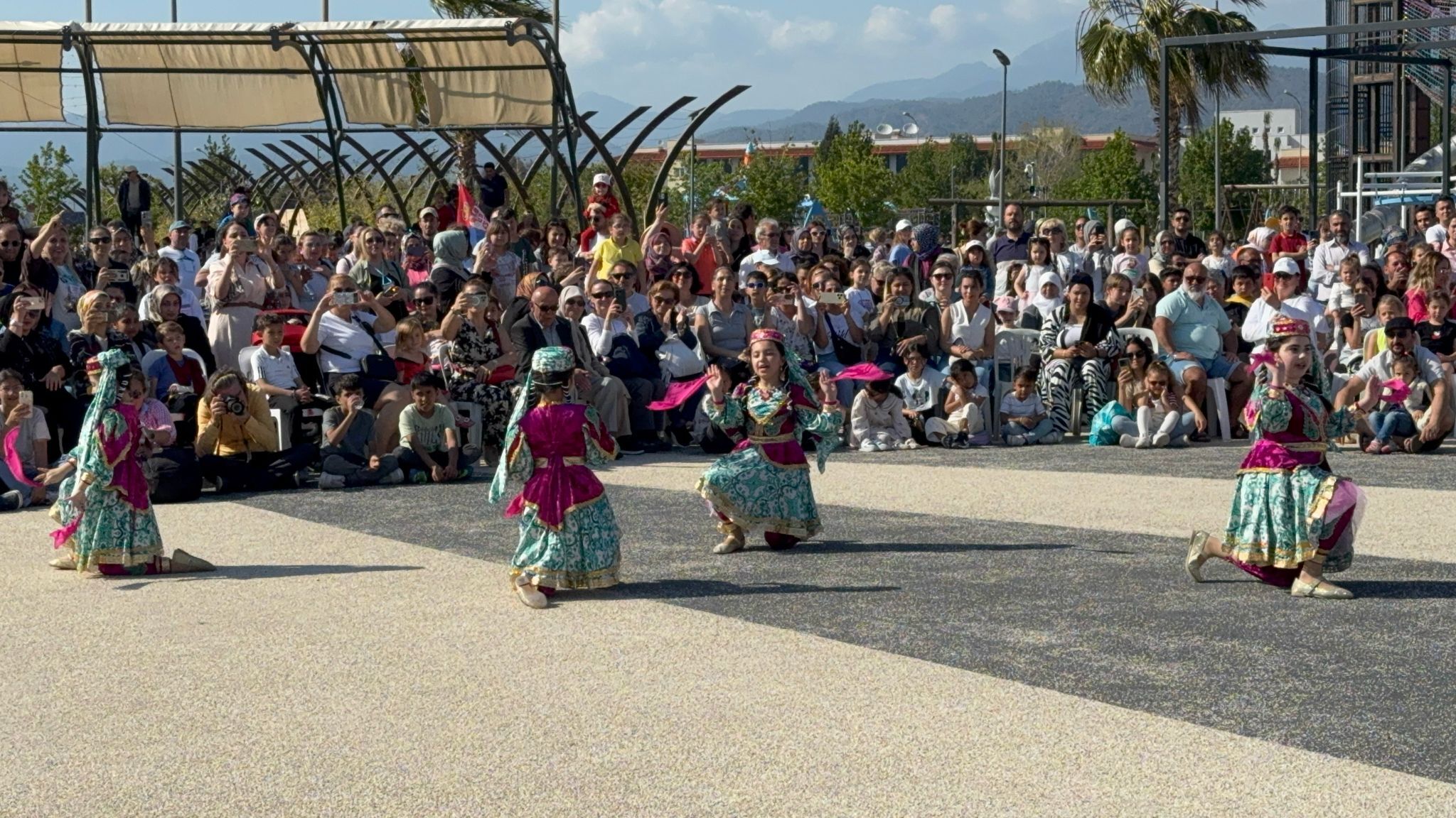 Fethiye'de Uluslararası Çocuk Festivali Başladı