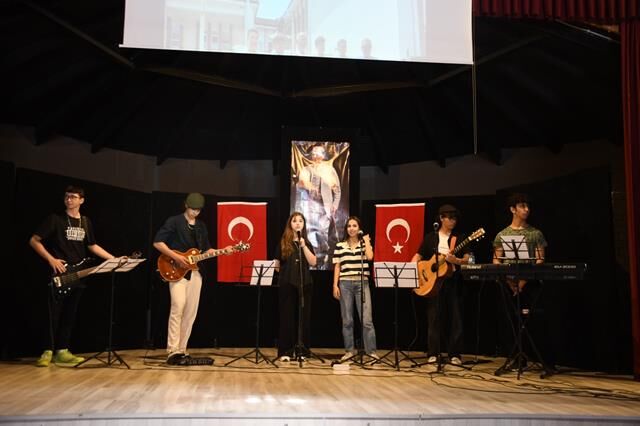 Yıllar Sonra Okullarında Buluştular