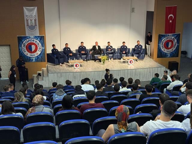 Fethiyespor Ekibi Üniversite Öğrencileri İle Söyleşi Gerçekleştirdi
