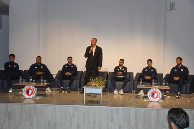 Fethiyespor Ekibi Üniversite Öğrencileri İle Söyleşi Gerçekleştirdi