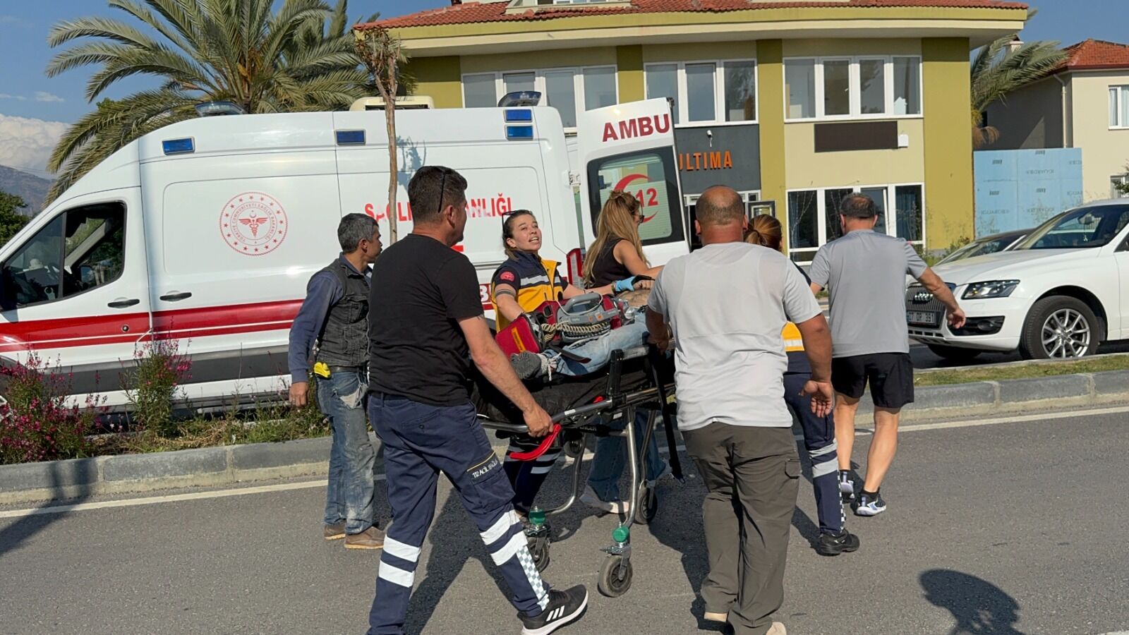 Traktörle Tekne Çekerken Düştü, Hayatını Kaybetti