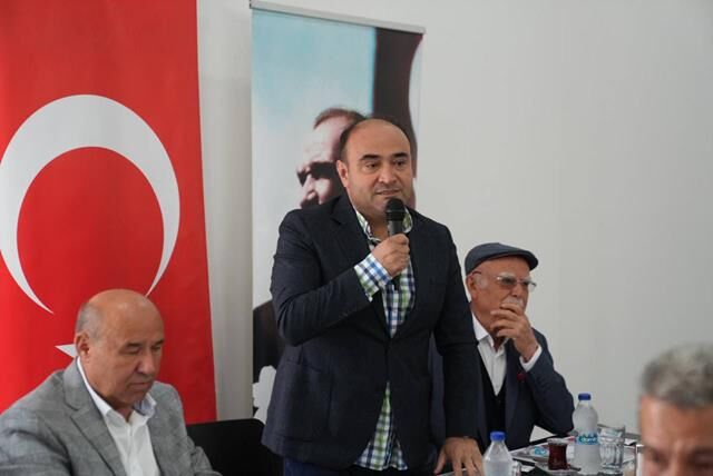 Başkan Akdenizli, Eski Muhtarlarla Kahvaltıda Buluştu