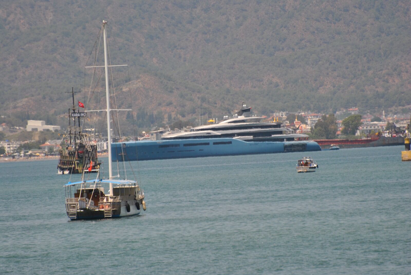 İngiliz İş Adamının Lüks Yatı "Aviva" Fethiye'de