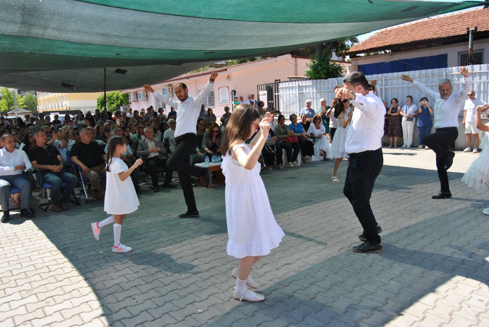 Fethiye'deki Yıl Sonu Sergisi Eserleri Göz Kamaştırdı