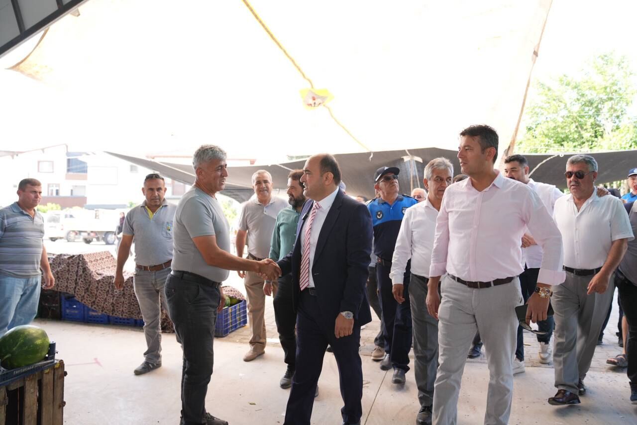 Başkan Akdenizli, Yeni Pazar Yerinde Esnafla Buluştu