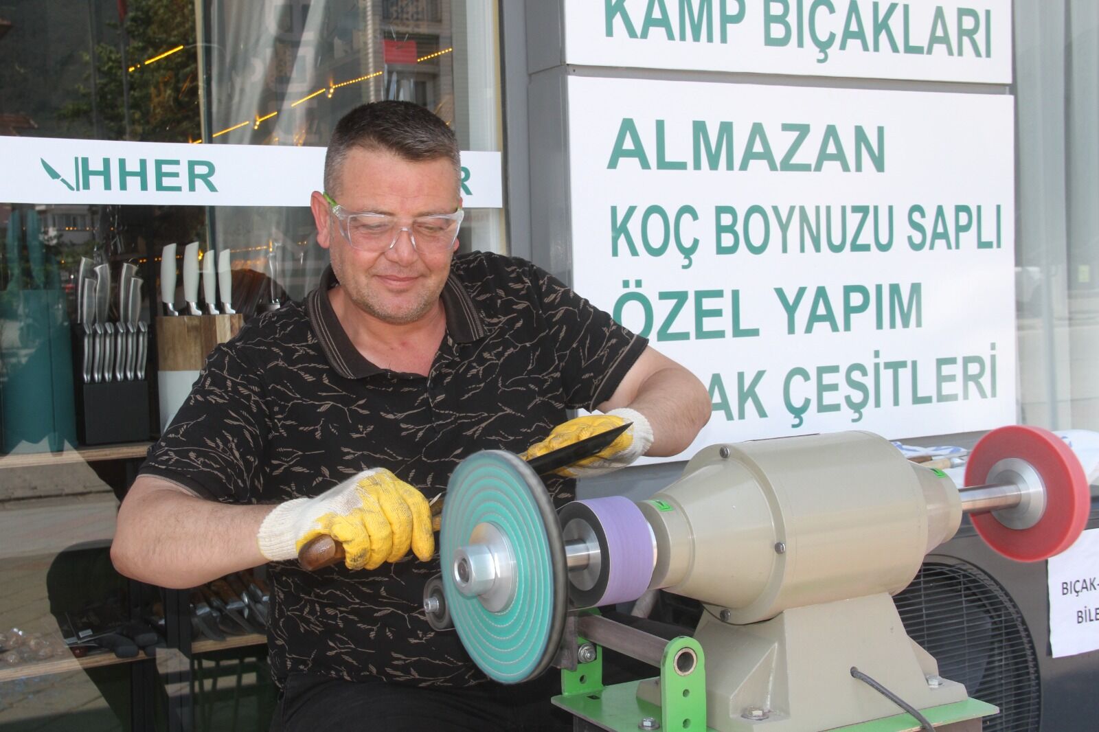HHER Bıçakçılık Bayram Öncesi Hizmete Hız Kesmeden Devam Ediyor