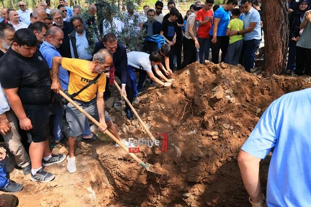 Vali Akbıyık, "Depremden 75 Kişi Etkilendi 1 Kişinin Daha Durumu Ağır"