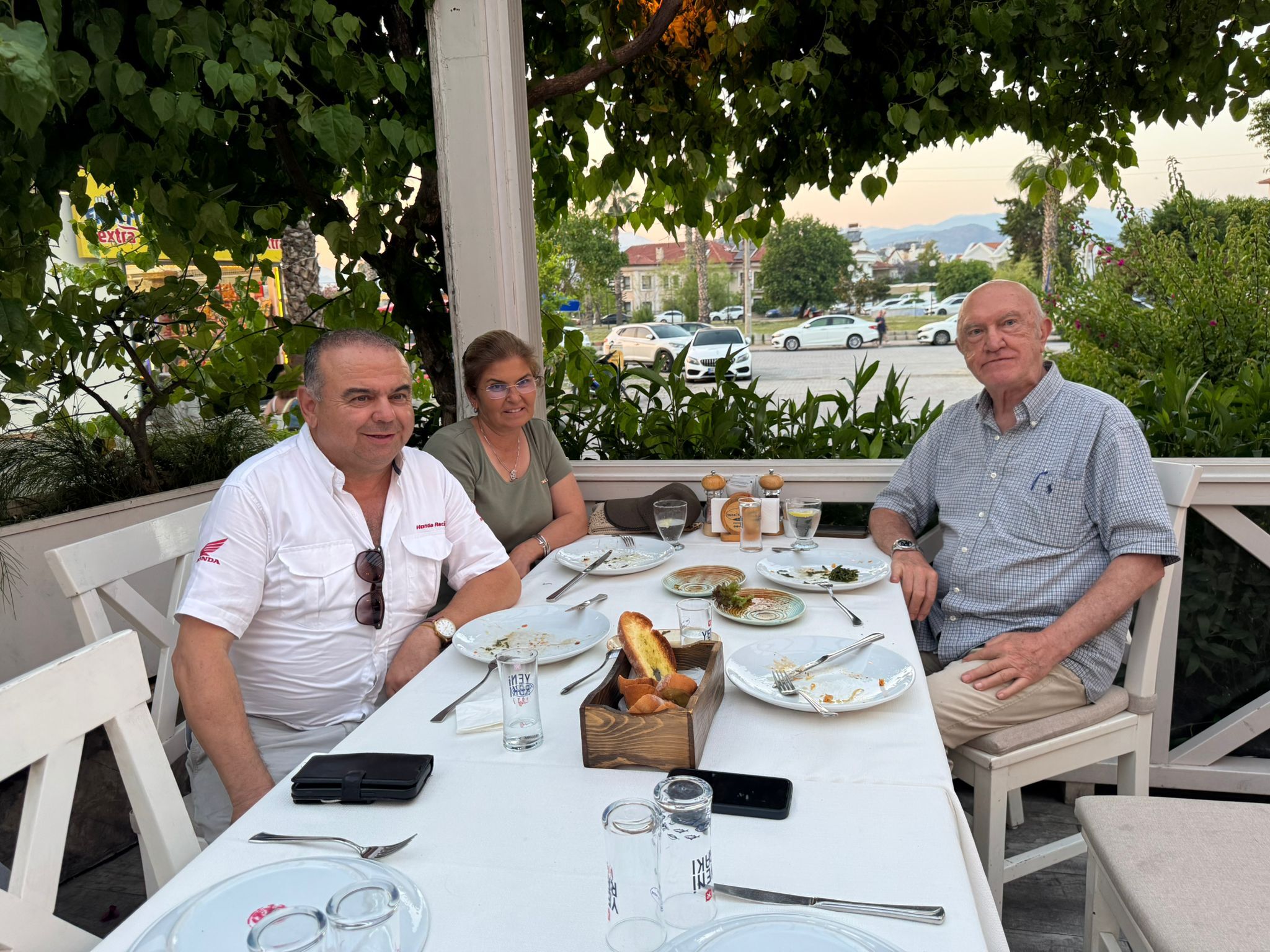 Eski Bakan Bülent Akarcalı Bayramı Fethiye’de Geçiriyor