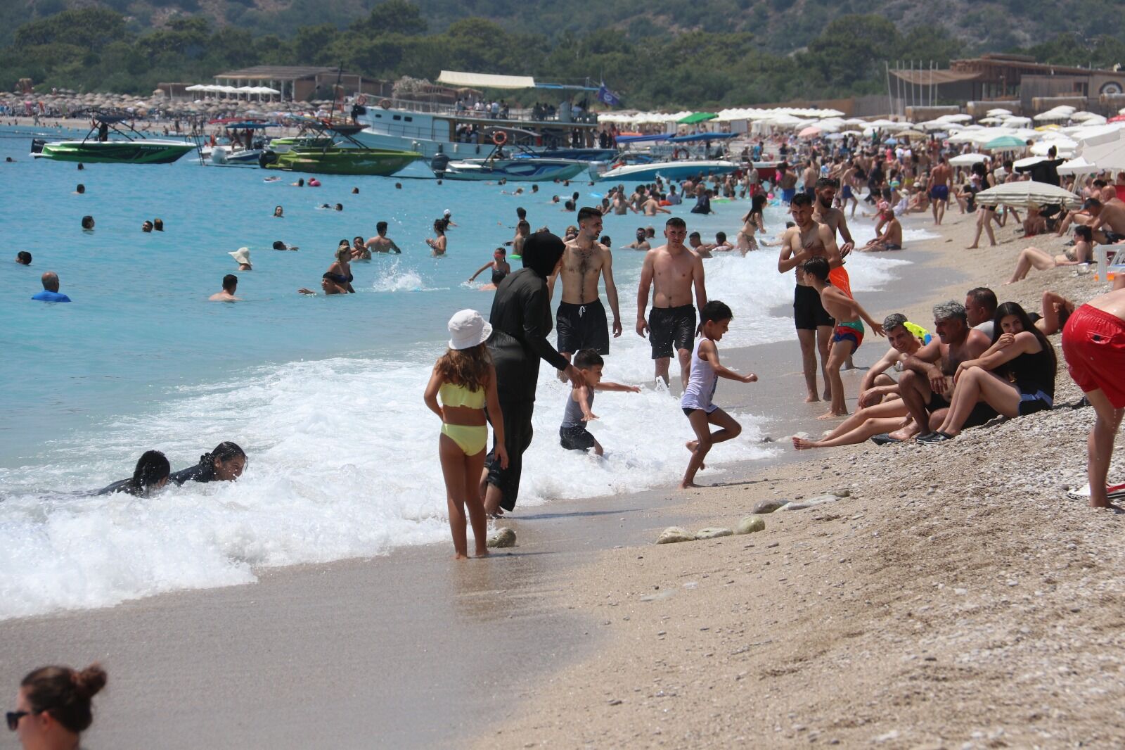 Bayram Tatilinde Ölüdeniz’de Yoğunluk Yaşandı