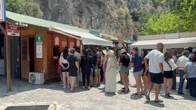 Saklıkent Kanyonu'nda Bayram Yoğunluğu