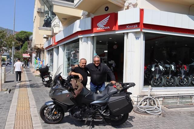 TV Programcısı Üçüncü, Honda Kıvrak’ta