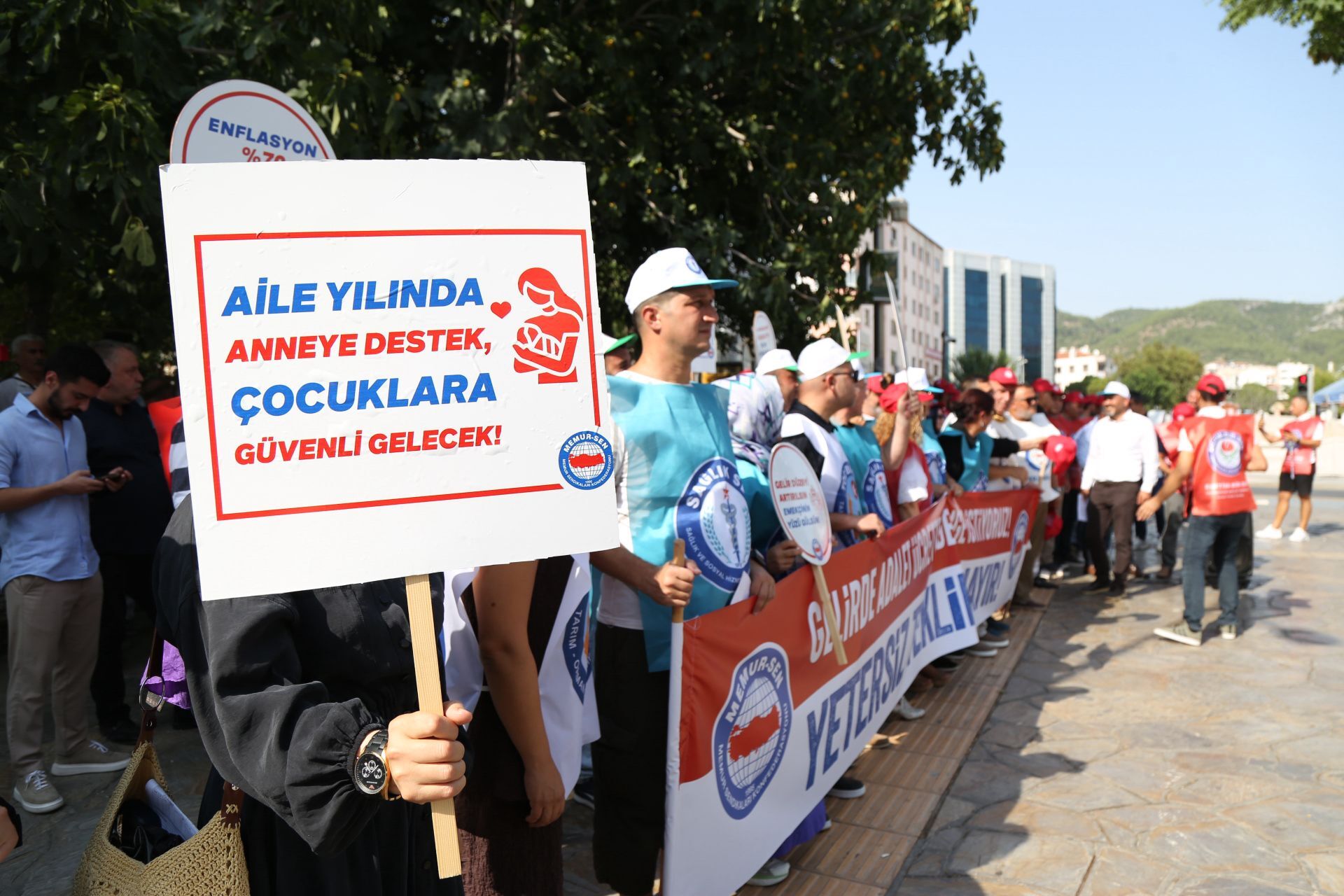 Memur-Sen Muğla, "Gelirde Adalet, Ücrette Denge İstiyoruz"