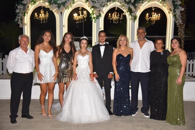 Fethiye’de Avukat Çiftin Düğününe Yoğun İlgi Oldu