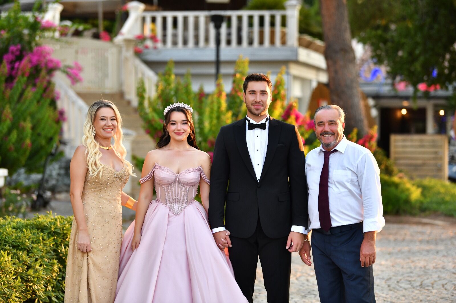 Lila Özkan İle Enis Demirci Evliliğe Adım Attı