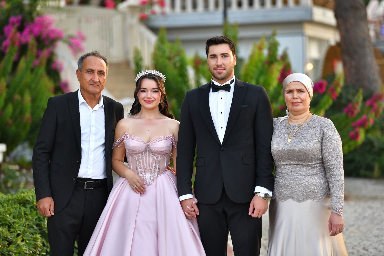 Lila Özkan İle Enis Demirci Evliliğe Adım Attı