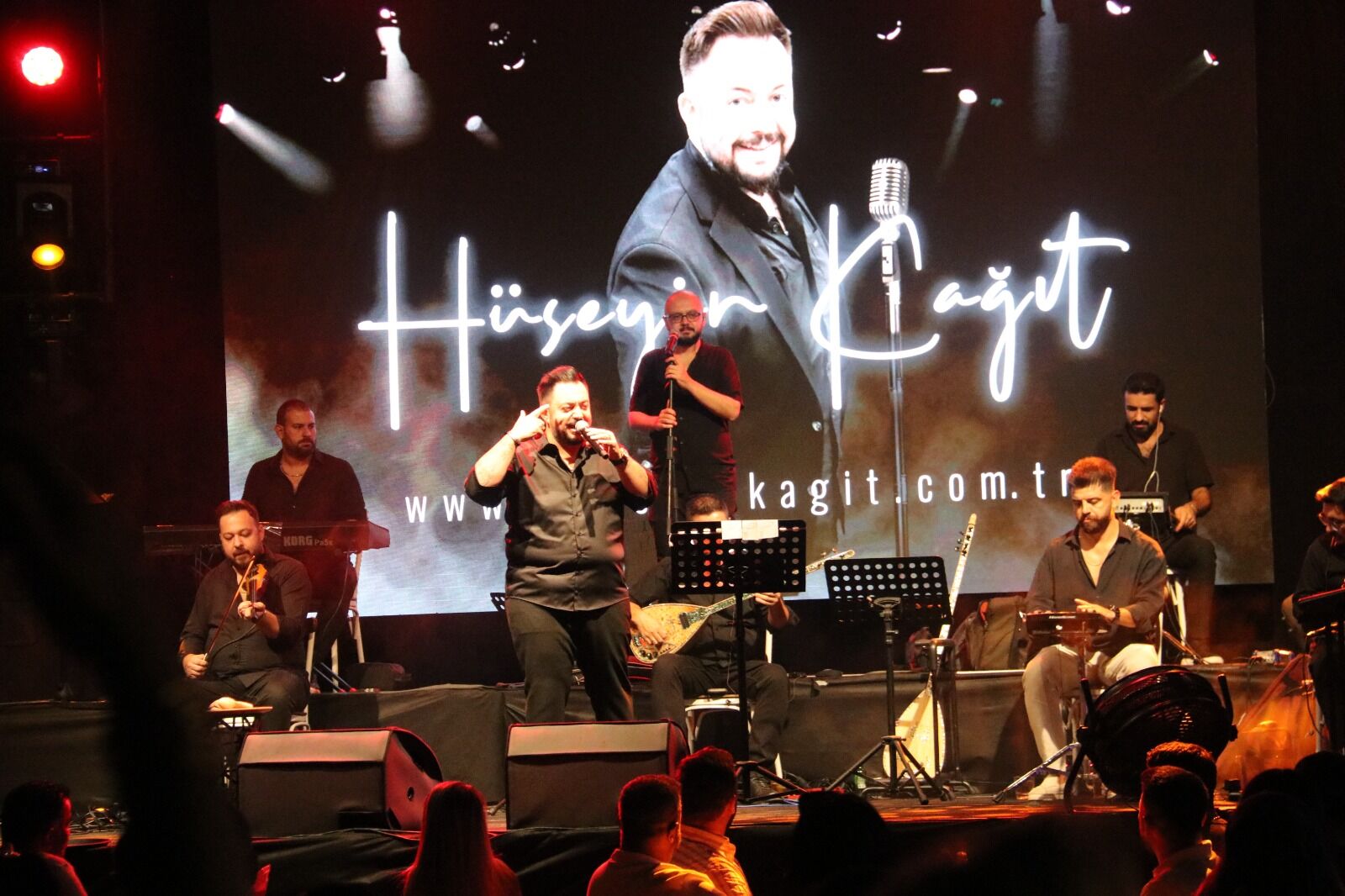 Hüseyin Kağıt, Hayal Kahvesi Fethiye’de Hem Ağlattı Hem Oynattı