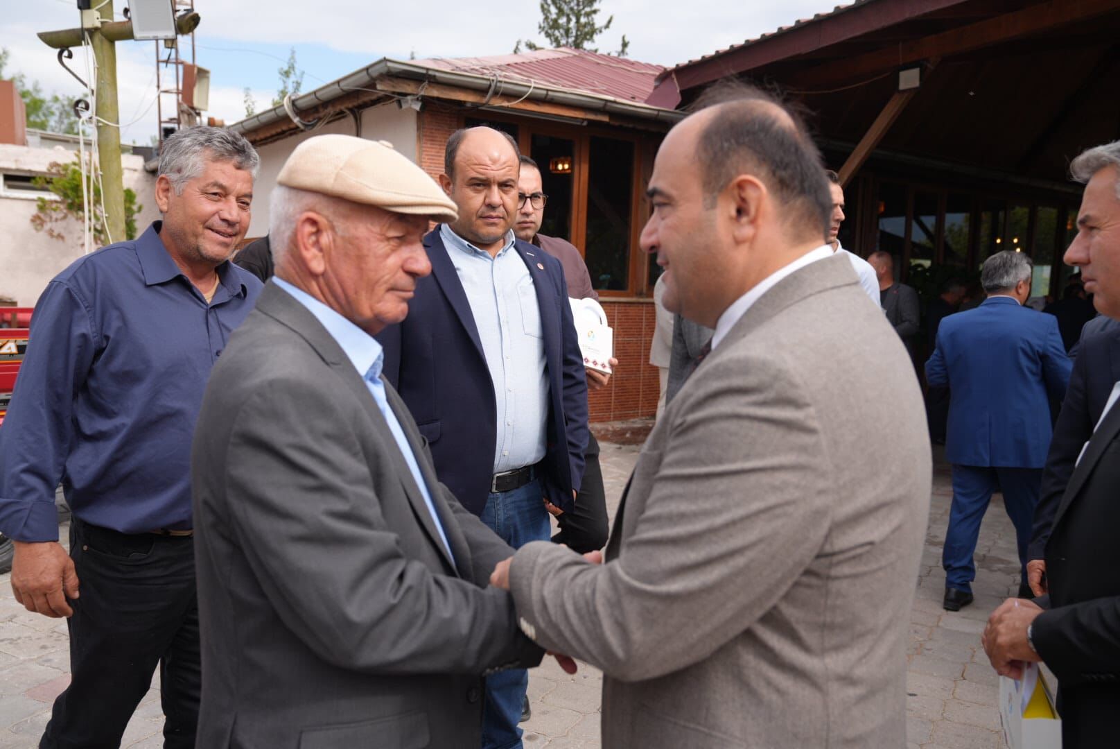 Başkan Akdenizli, Muhtarların Gününü Kutladı