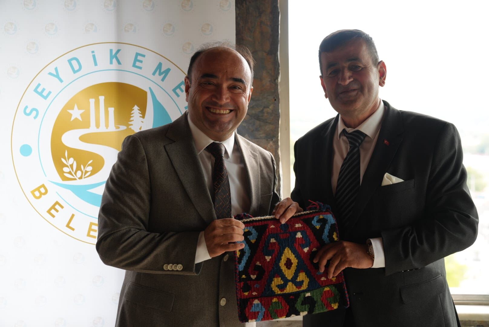 Başkan Akdenizli, Muhtarların Gününü Kutladı