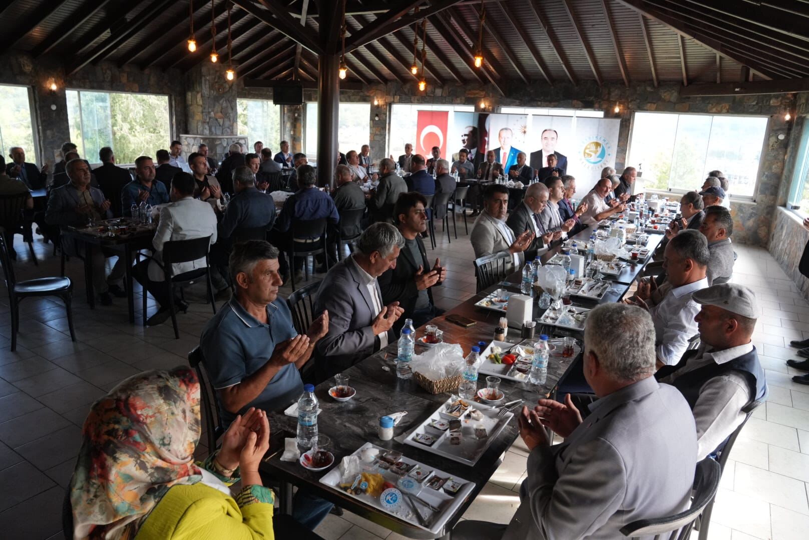 Başkan Akdenizli, Muhtarların Gününü Kutladı