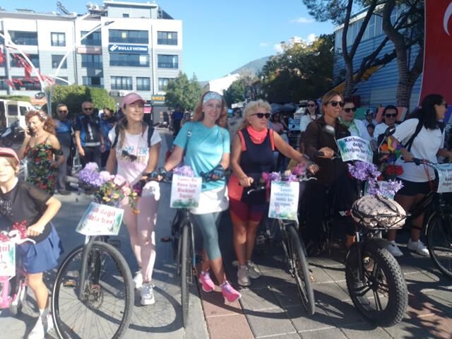 Fethiye’de 'Işıltılı Kadınlar, Karbonsuz Pedallar' Bisiklet Turuna Yoğun İlgi Oldu