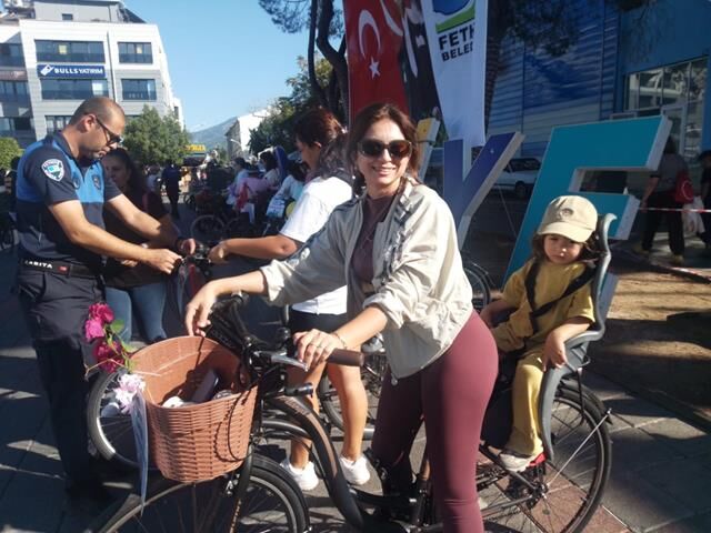 Fethiye’de 'Işıltılı Kadınlar, Karbonsuz Pedallar' Bisiklet Turuna Yoğun İlgi Oldu