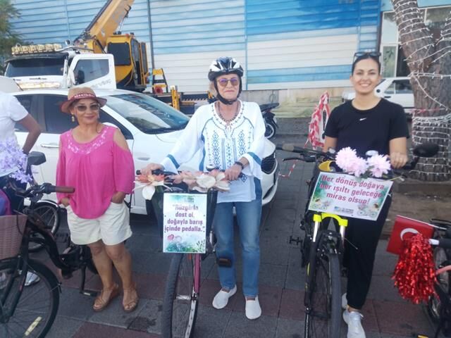 Fethiye’de 'Işıltılı Kadınlar, Karbonsuz Pedallar' Bisiklet Turuna Yoğun İlgi Oldu