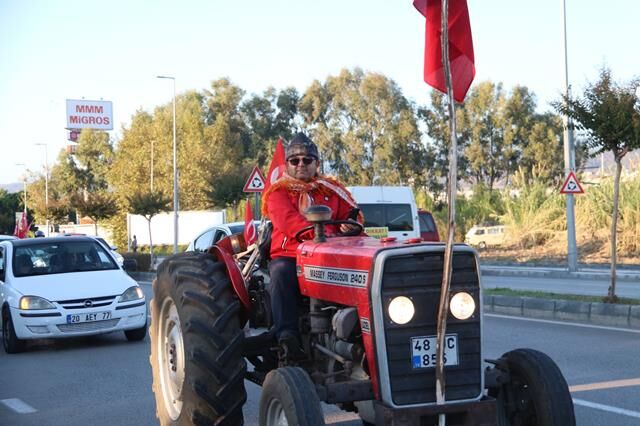 Fethiye’de Cumhuriyet’in 102. Yılı Deniz ve Kara Kortejiyle Coşkuyla Kutlandı