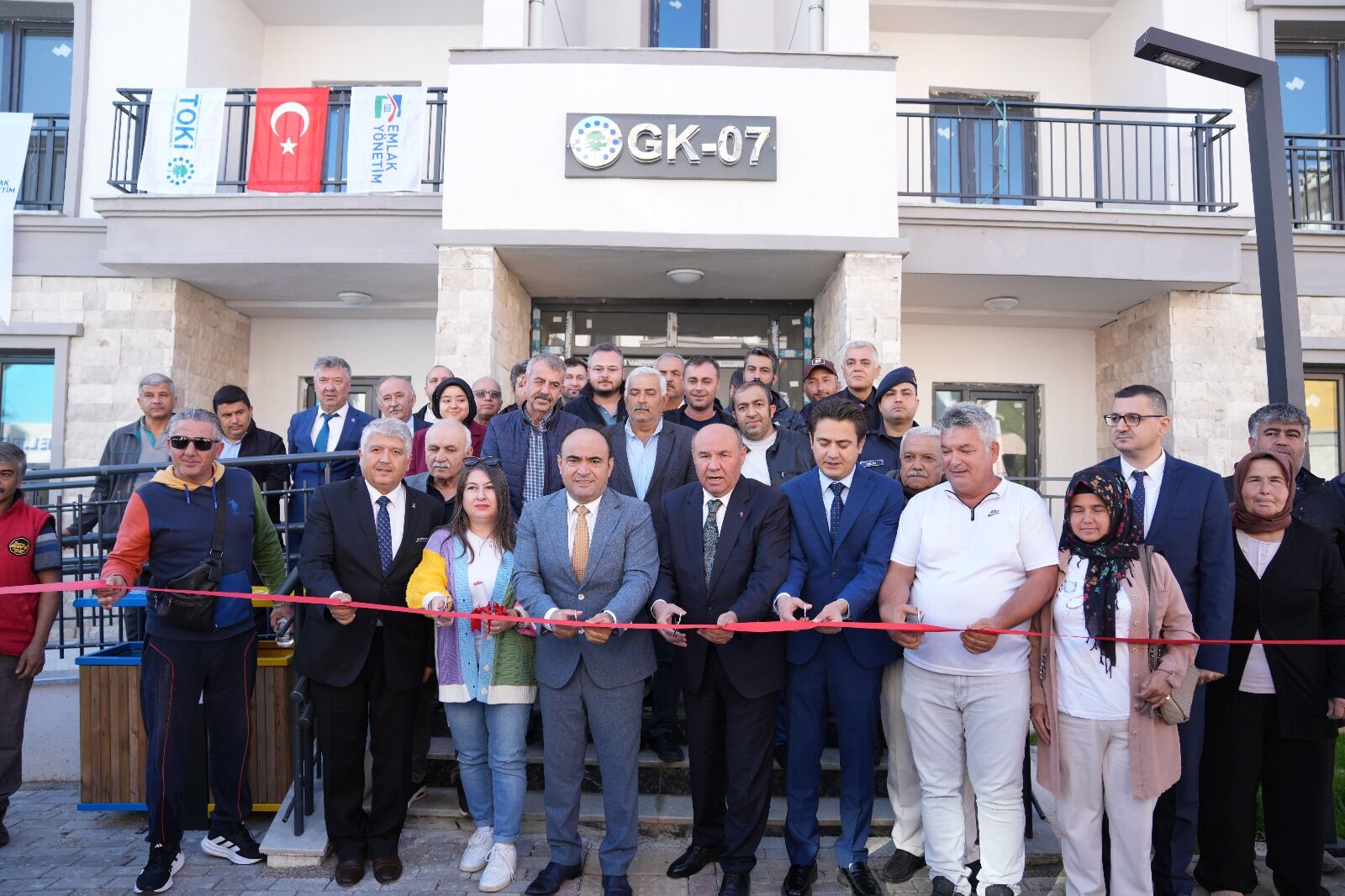 Seydikemer'de TOKİ'ler Teslim Edildi