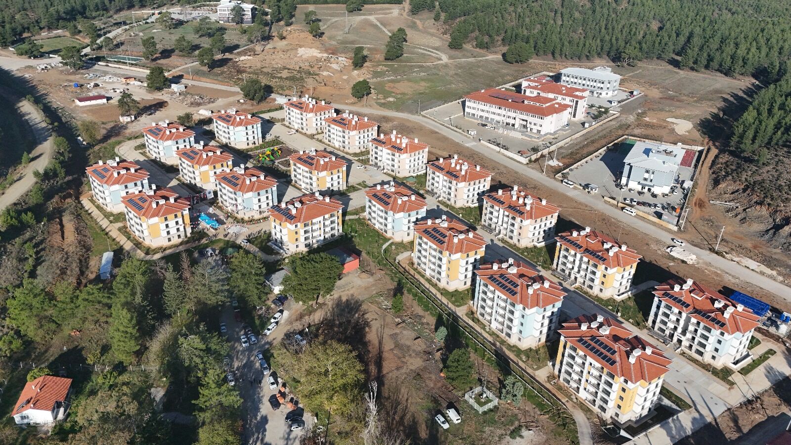 Seydikemer'de TOKİ'ler Teslim Edildi