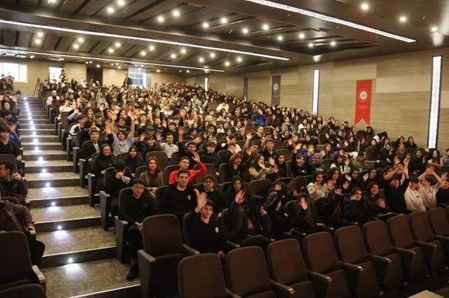 Yeşilay’dan Bağımlılık Farkındalığı Tiyatro Oyunu Fethiye’de Öğrencilerle Buluştu