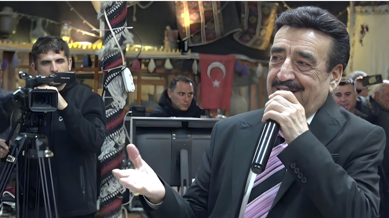 Fethiye'de Hakkı Bulut Rüzgarı Esti: Diyardan Diyara'da Muhteşem Performans