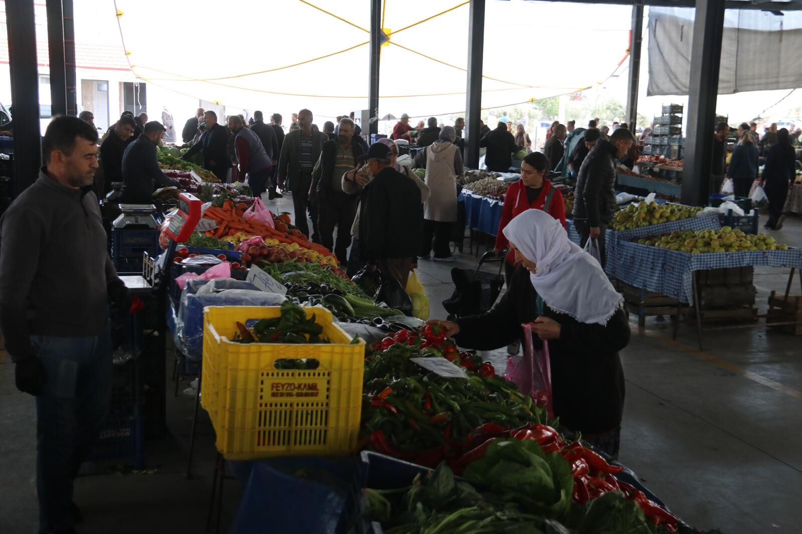 Seydikemer’de Kapalı Pazar Yeri Yüzleri Güldürdü