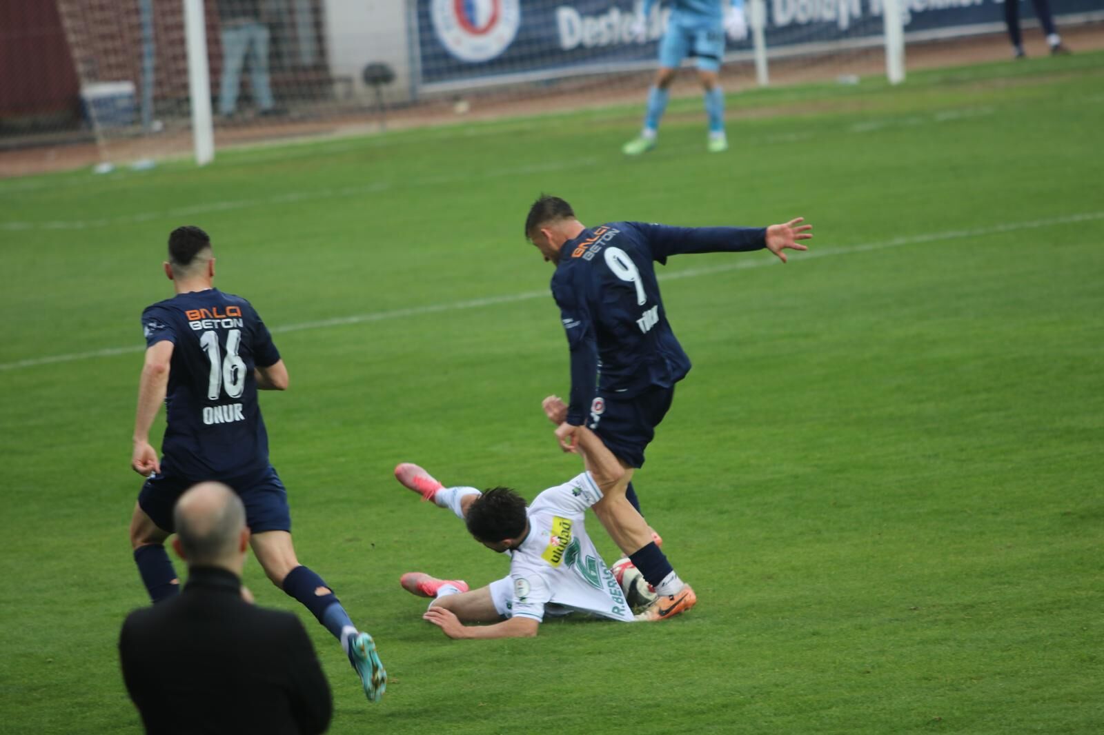 Fethiyespor Lidere Kafa Tuttu;1-1