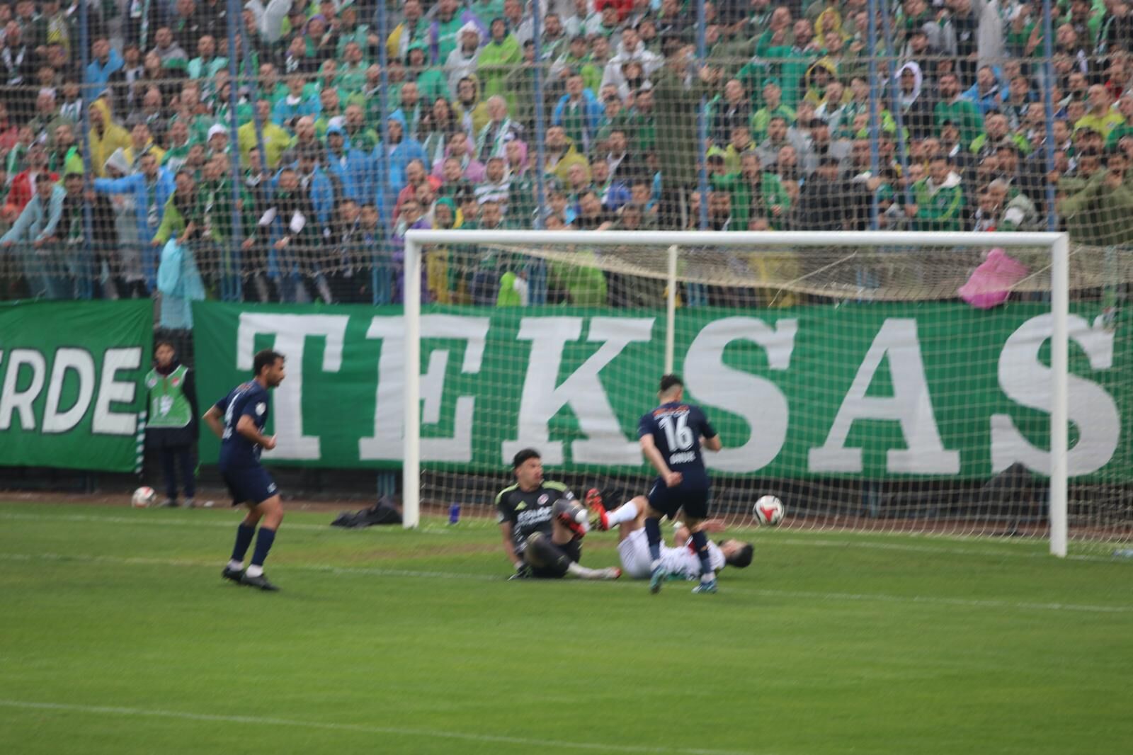 Fethiyespor Lidere Kafa Tuttu;1-1