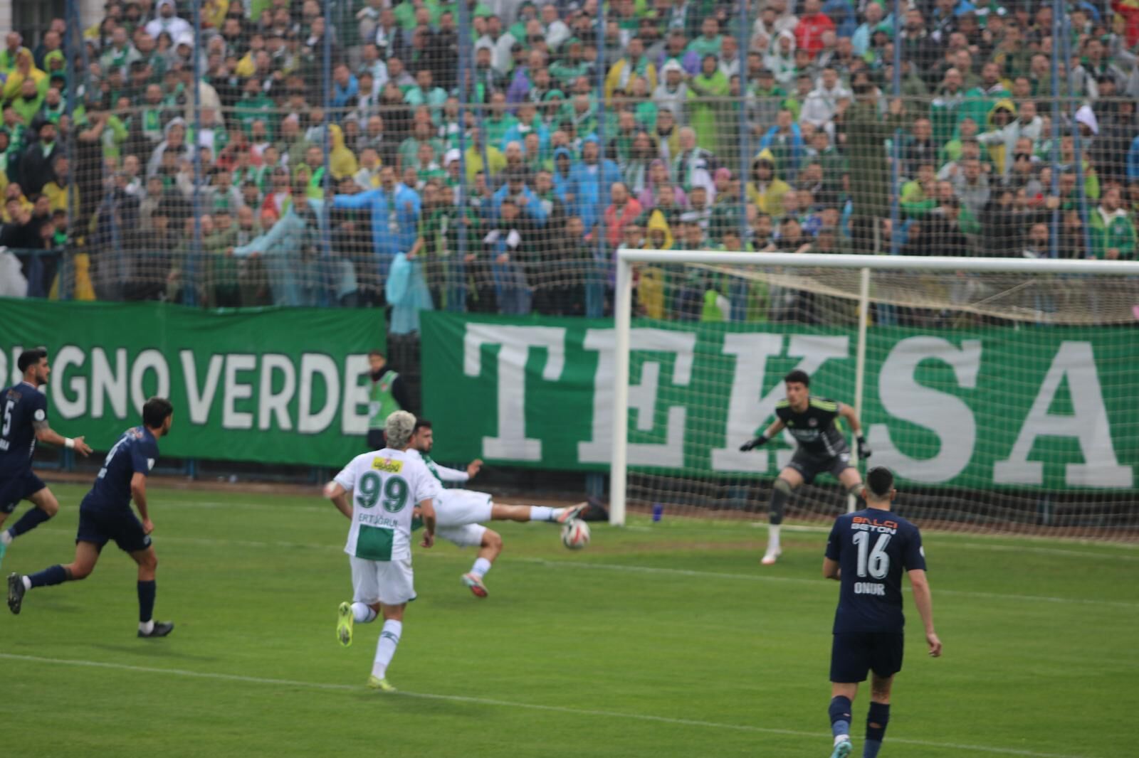 Fethiyespor Lidere Kafa Tuttu;1-1