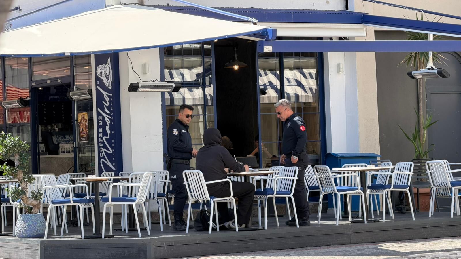 Fethiye’de Polis Haftası’na Sürpriz: İhbar Sandılar, Pasta ile Karşılaştılar