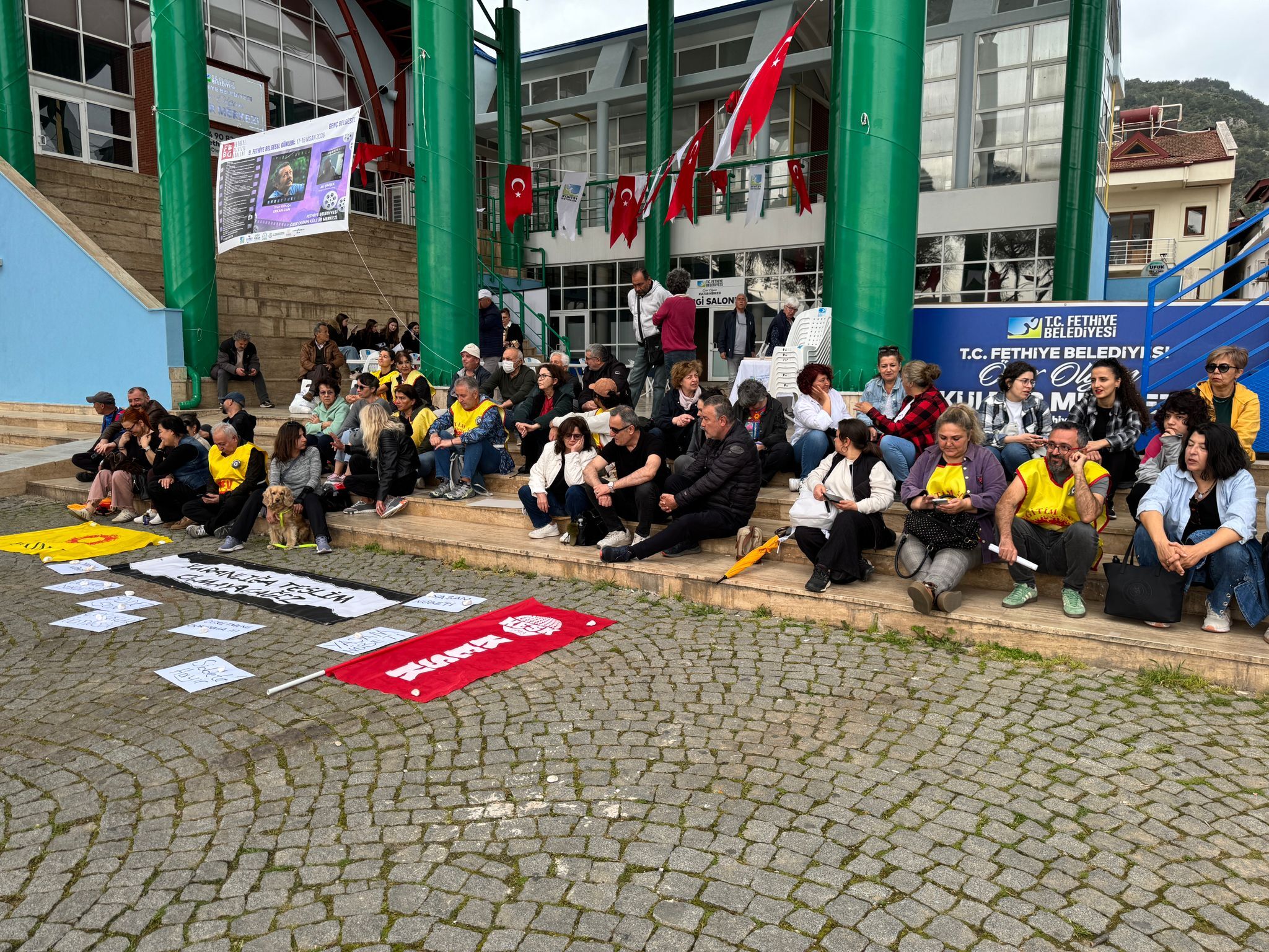 Fethiye’de Öğretmen Ve Öğrencilerden “Yaşam Nöbeti”