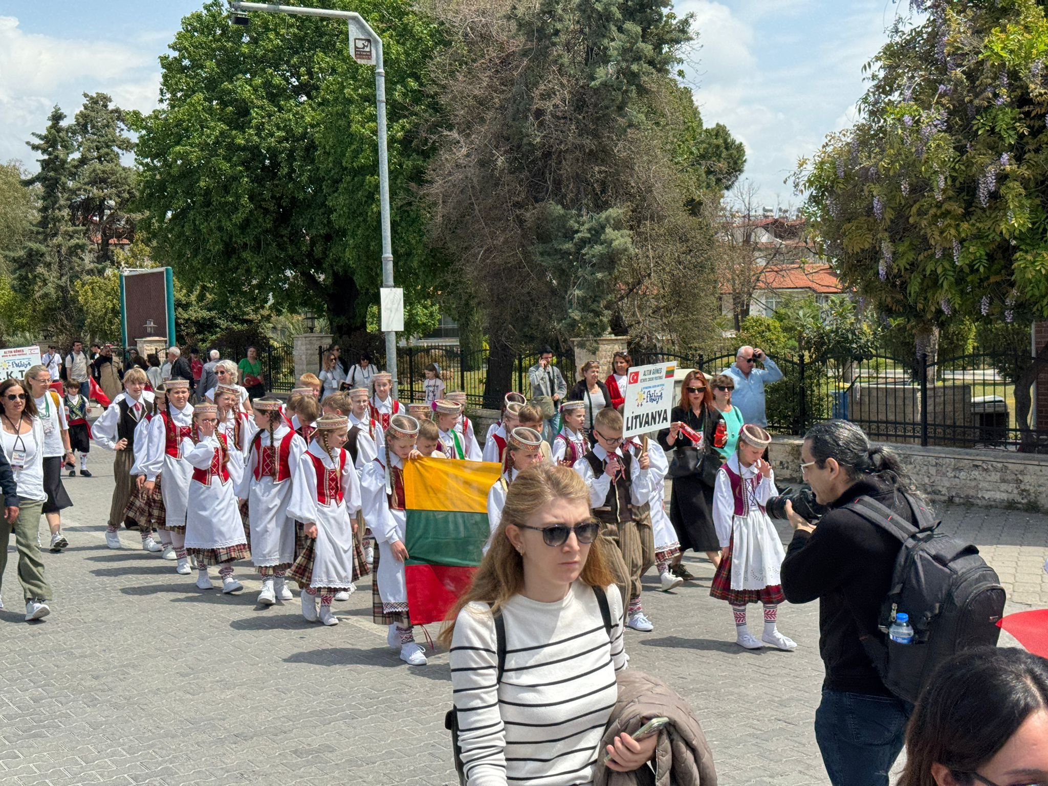 Fethiye’de 23 Nisan Coşkusu Kortej Yürüyüşüyle Taçlandı