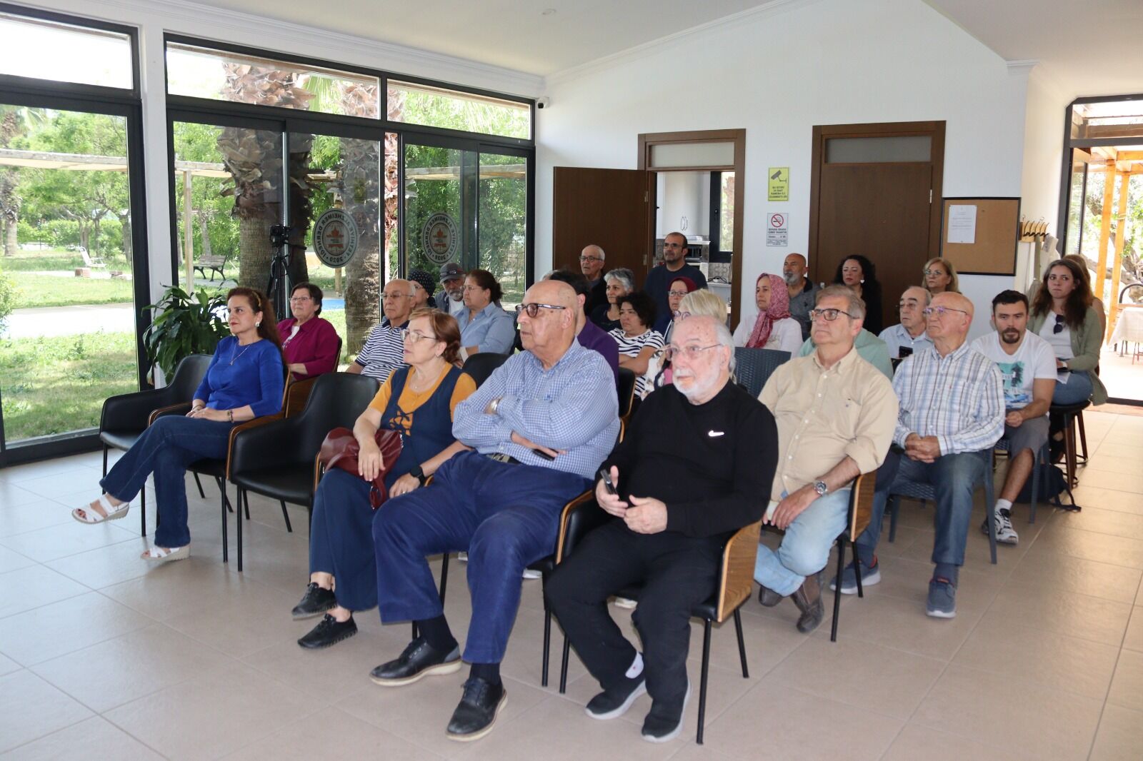 Fethiye Alzheimer Derneği’nde “Toplumda Artan Şiddetin Görünmeyen Nedenleri” Semineri