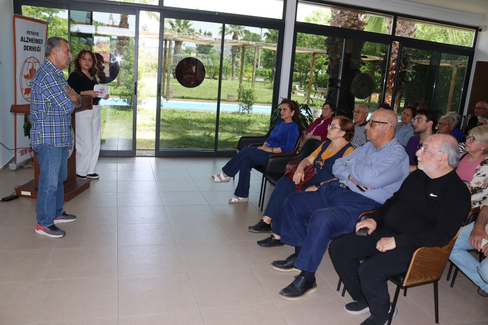 Fethiye Alzheimer Derneği’nde “Toplumda Artan Şiddetin Görünmeyen Nedenleri” Semineri