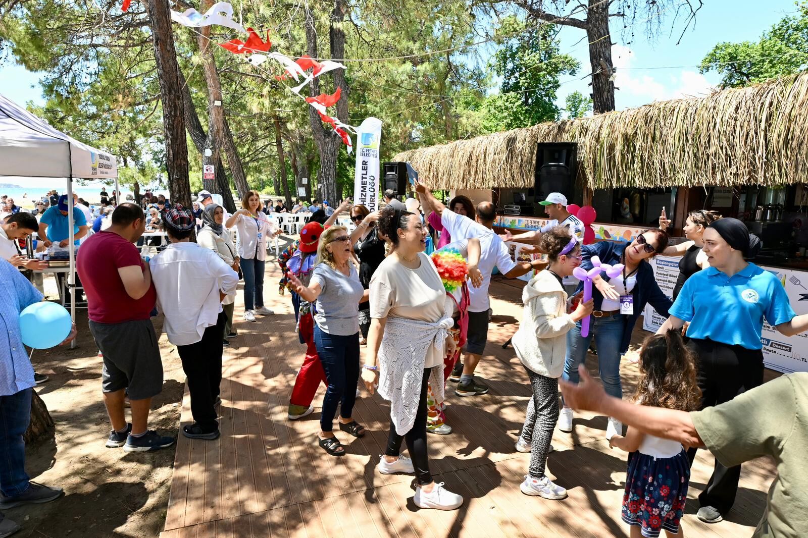 Akmaz Halk Plajı’nda Anlamlı Sezon Açılışı
