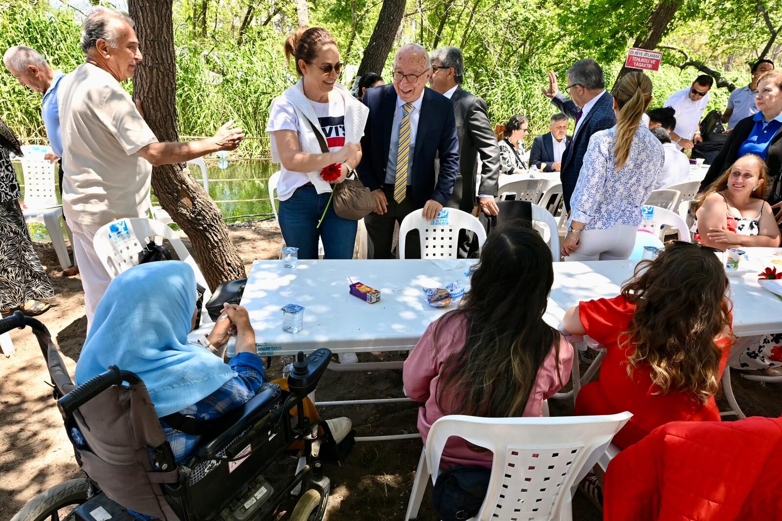 Akmaz Halk Plajı’nda Anlamlı Sezon Açılışı