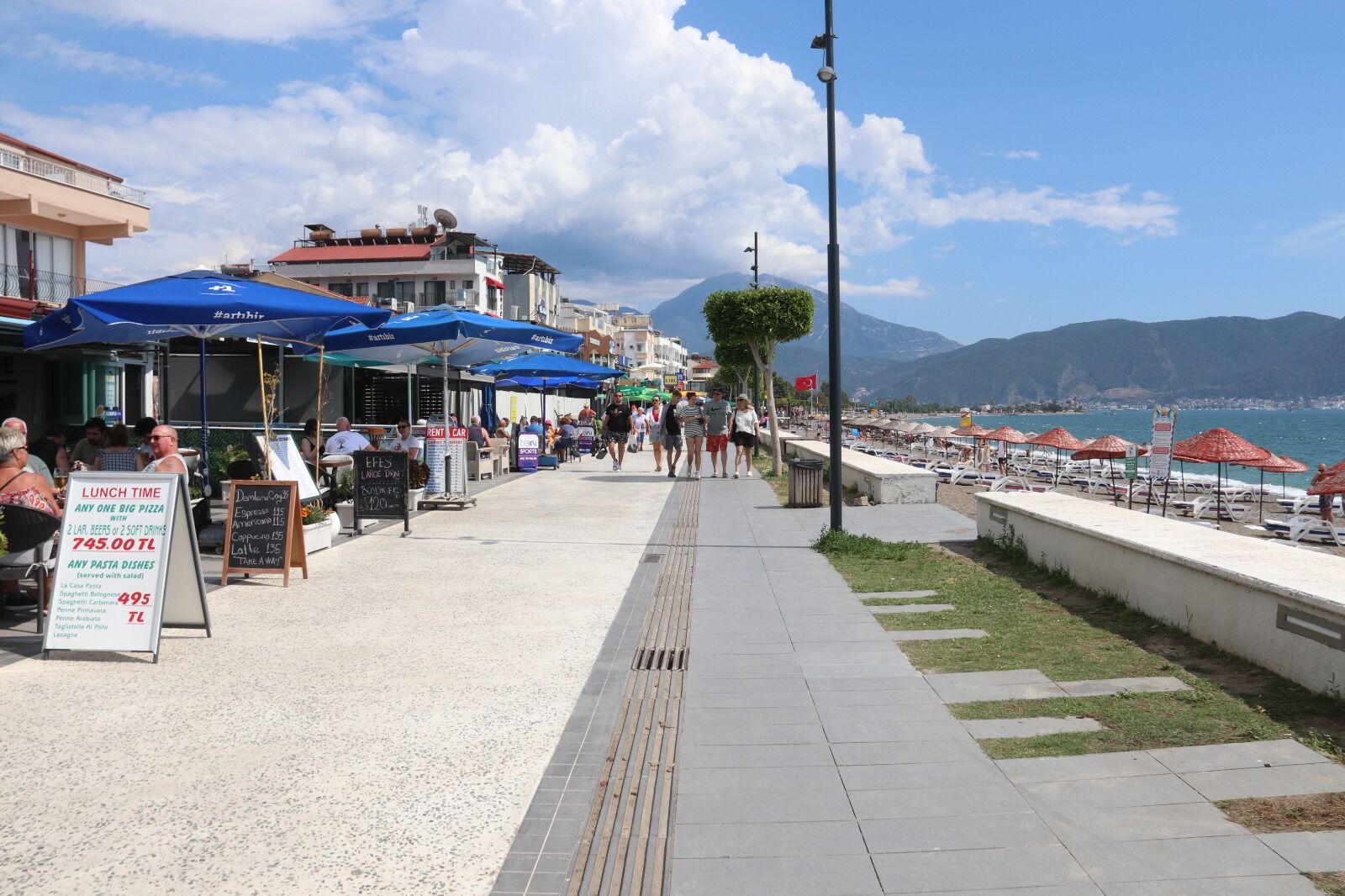 Fethiye Çalış Plajı’nda Beklenen Bayram Yoğunluğu Oluşmadı