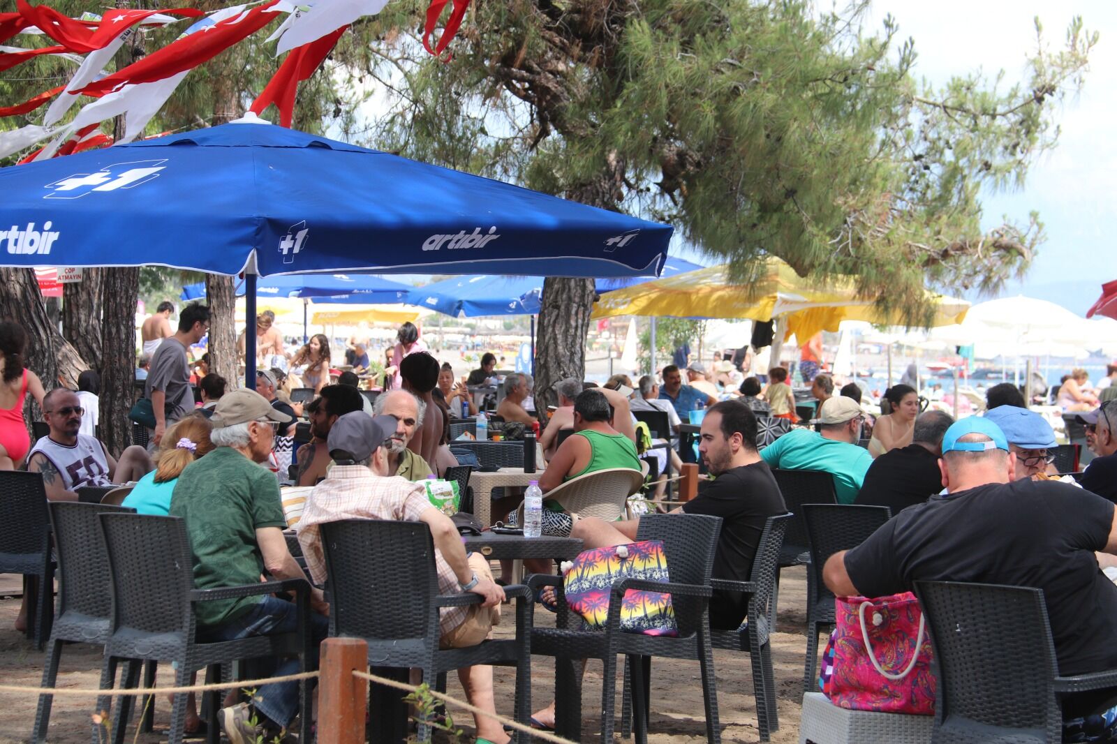 Fethiye’de Uygun Fiyatlı Plaj Bayramda Doldu Taştı