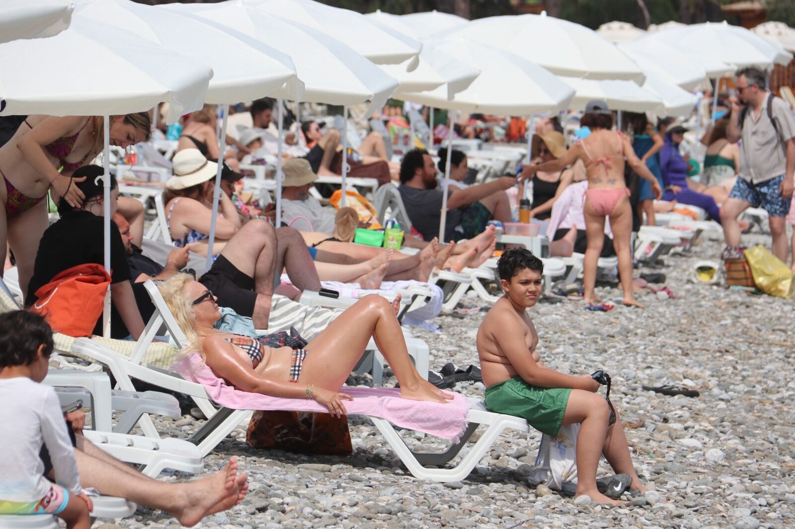 Fethiye’de Uygun Fiyatlı Plaj Bayramda Doldu Taştı
