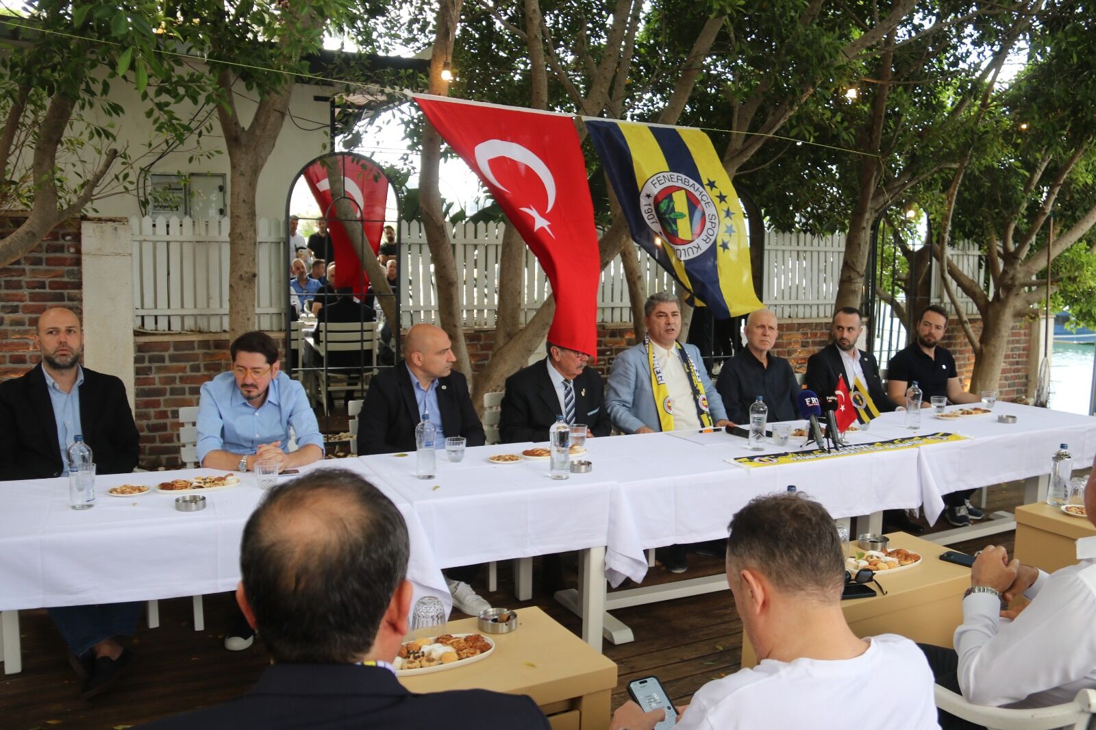 Fenerbahçe Başkan Adayı Hakan Safi Fethiye’de Taraftarla Buluştu